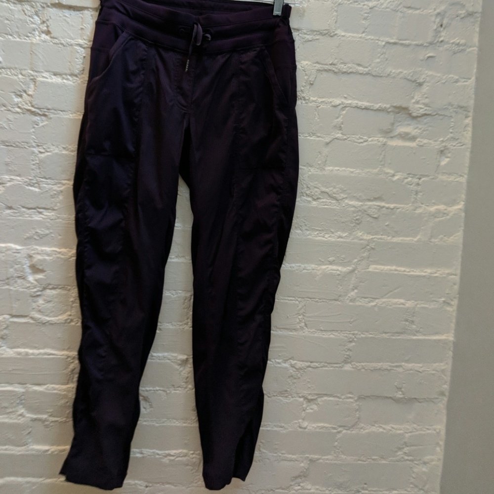 Lululemon lightweight 3/4 length joggers.